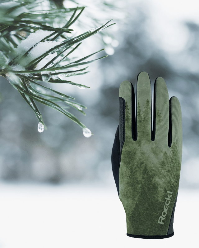 Keep your hands warm with thermal gloves